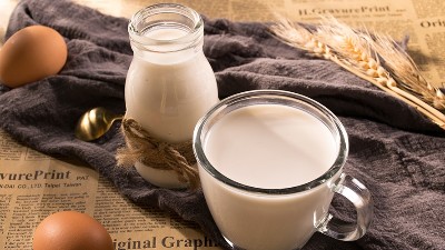 酸奶怎么選？注意避開食品包裝袋上這兩個字！
